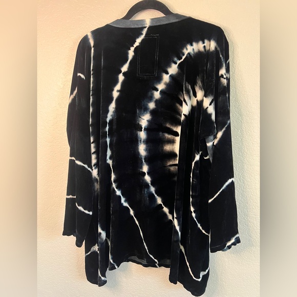 Johnny Was Blue/White Tie Dye Oversized Velvet Tunic Long Sleeve. Size M - Picture 6 of 7